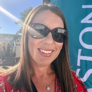 Meet your Posher, Naomi